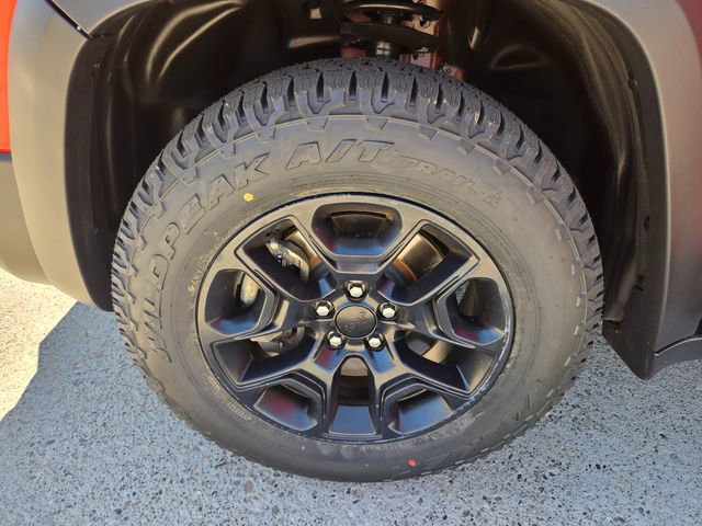 Used 2021 Jeep Cherokee Trailhawk w/ Sun, Sound & Nav Group AWD/4WD image 8