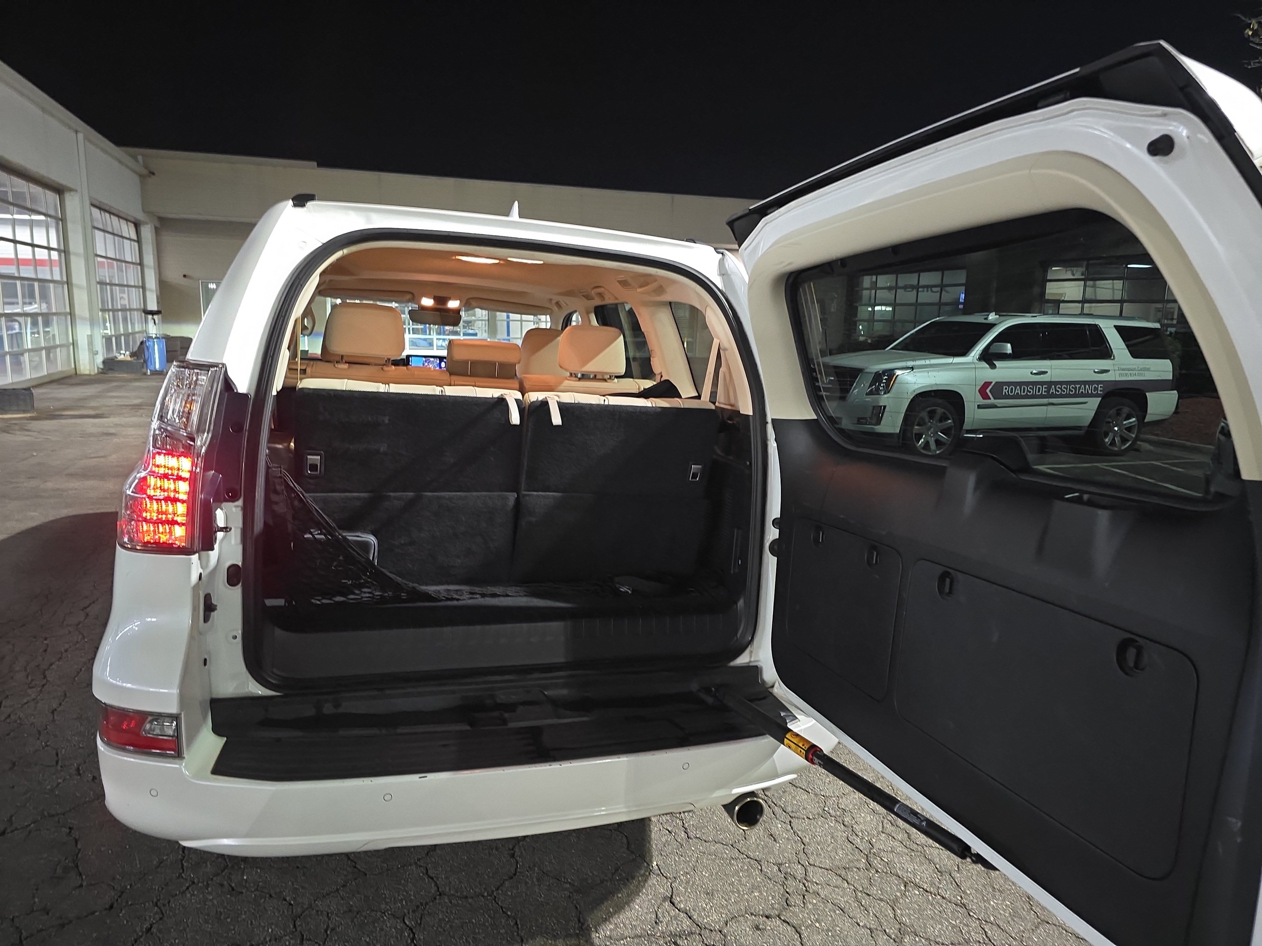 Used 2022 Lexus GX 460 Premium w/ Premium Plus Package AWD/4WD image 13