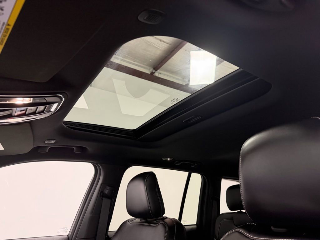 Used 2023 Jeep Grand Cherokee Altitude image 25