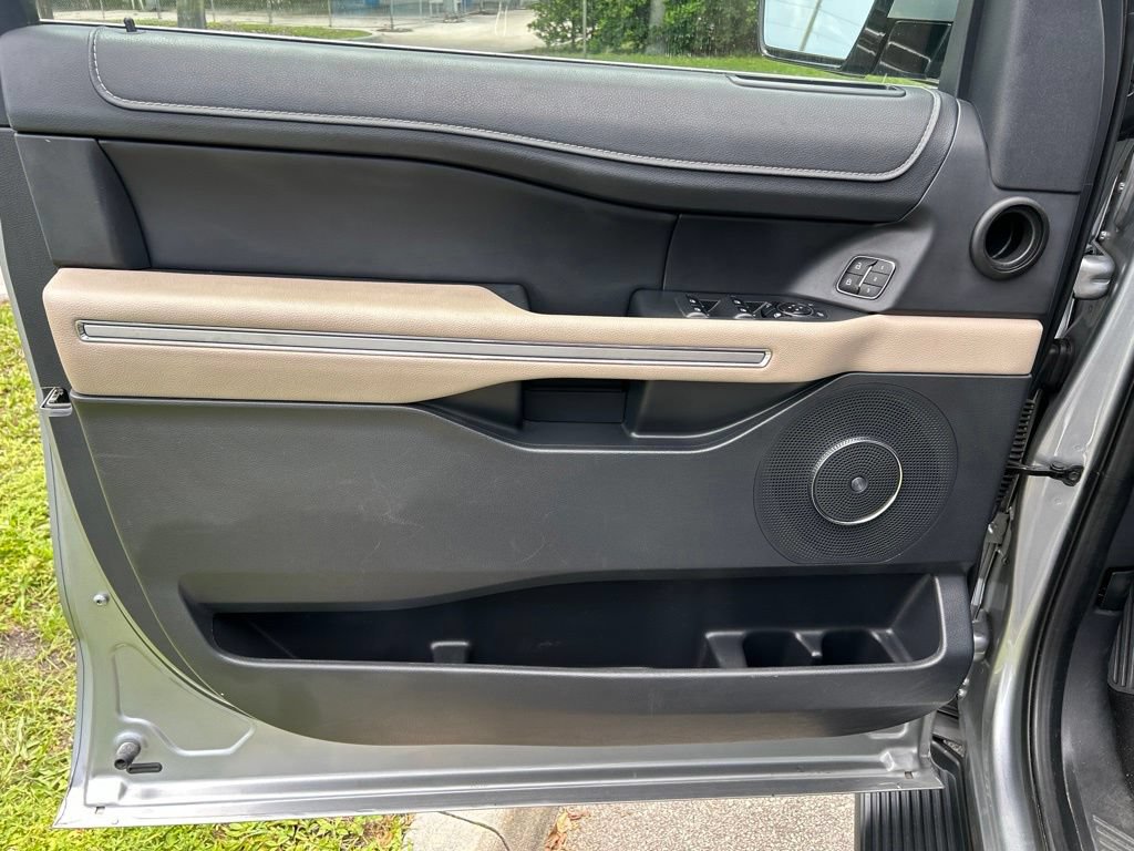 Used 2024 Ford Expedition Limited RWD image 17