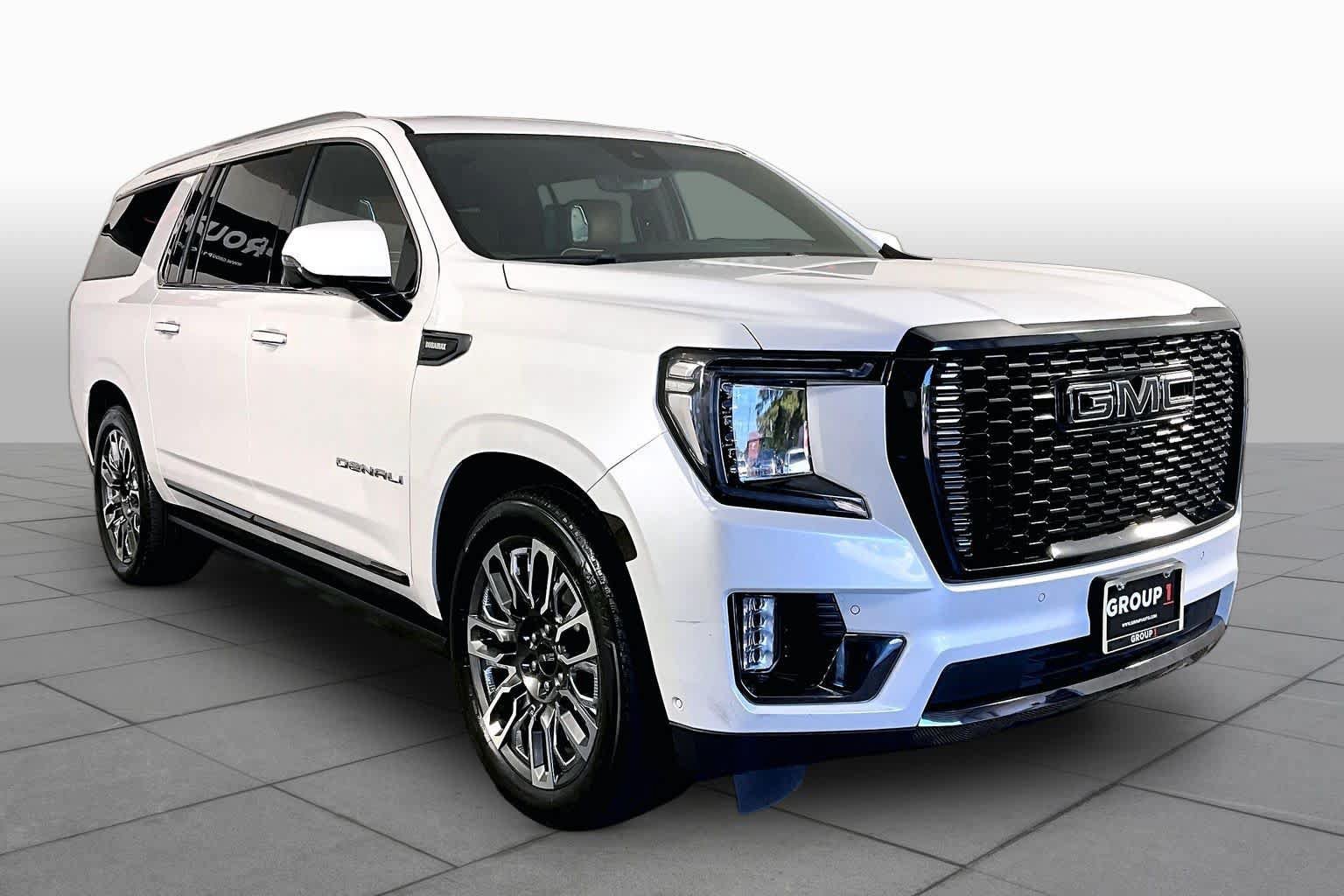 Certified 2023 GMC Yukon XL Denali Ultimate AWD/4WD image 3