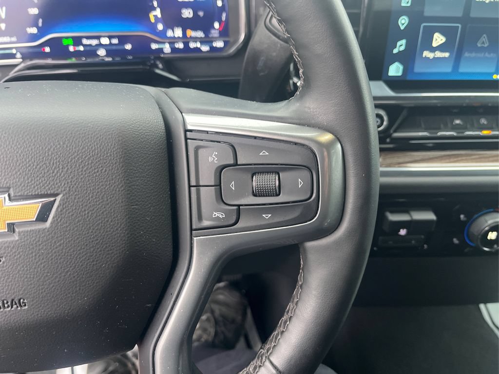 Used 2025 Chevrolet Silverado 1500 LT AWD/4WD image 31