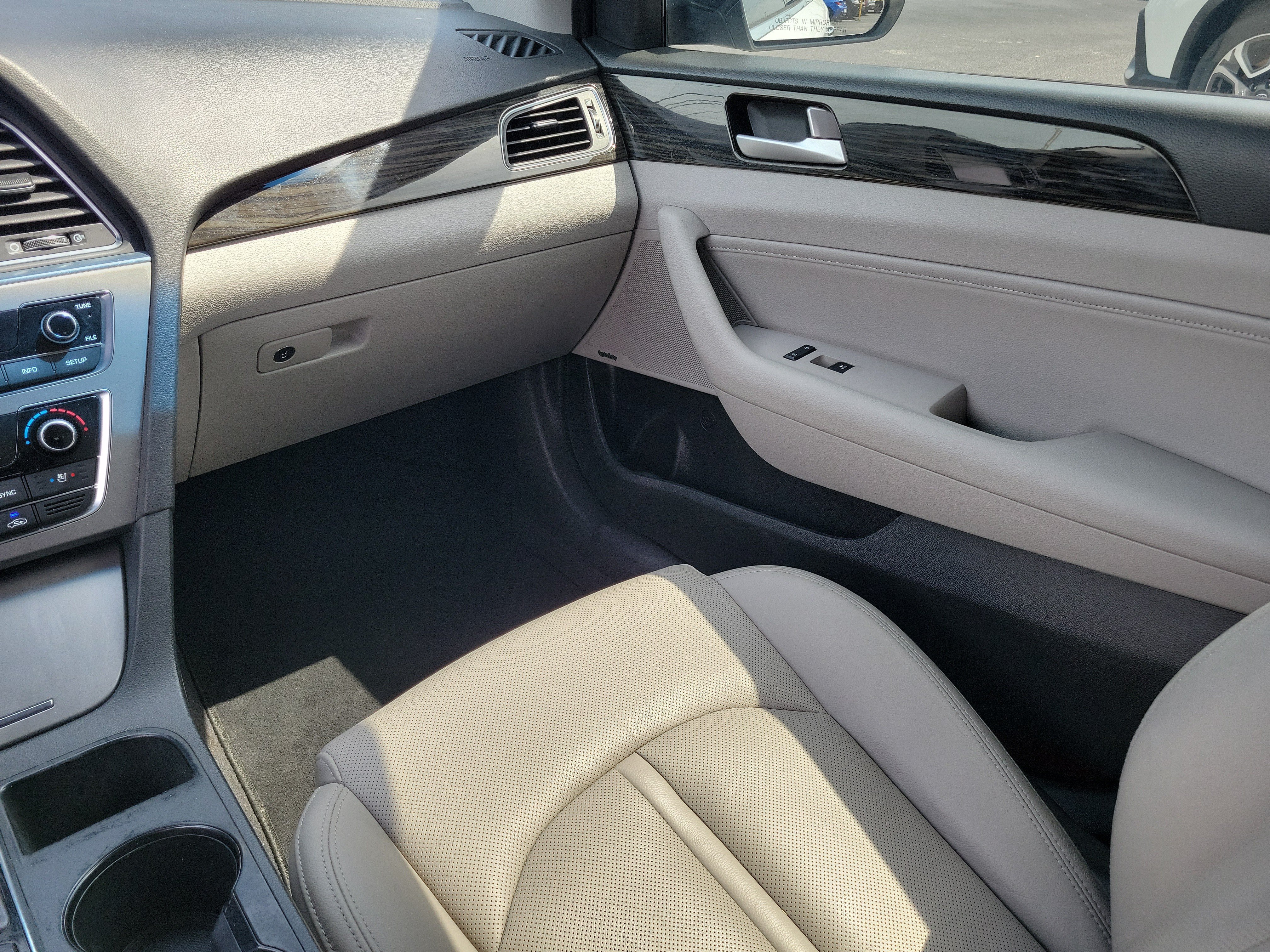 Used 2017 Hyundai Sonata Limited FWD image 17