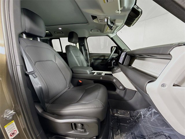 Certified 2025 Land Rover Defender 110 S image 30