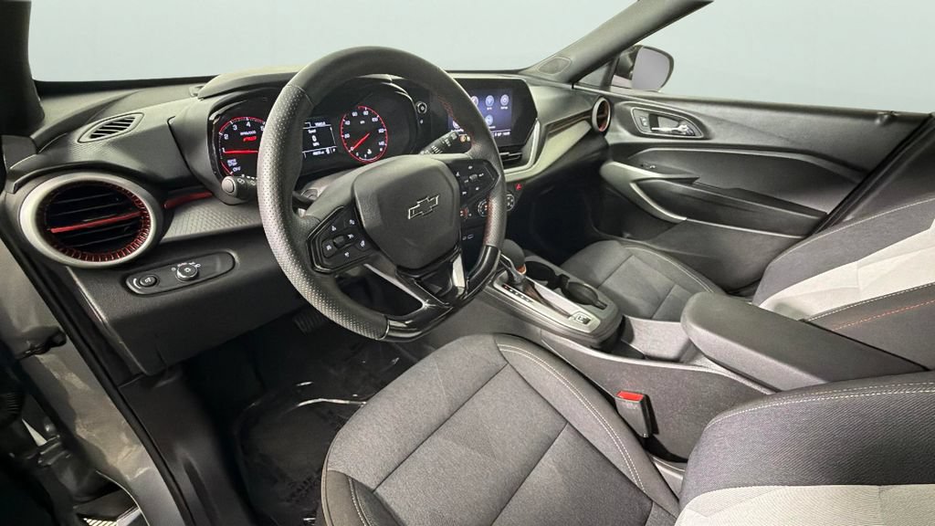 Certified 2024 Chevrolet Trax RS w/ Sunroof Package FWD image 18