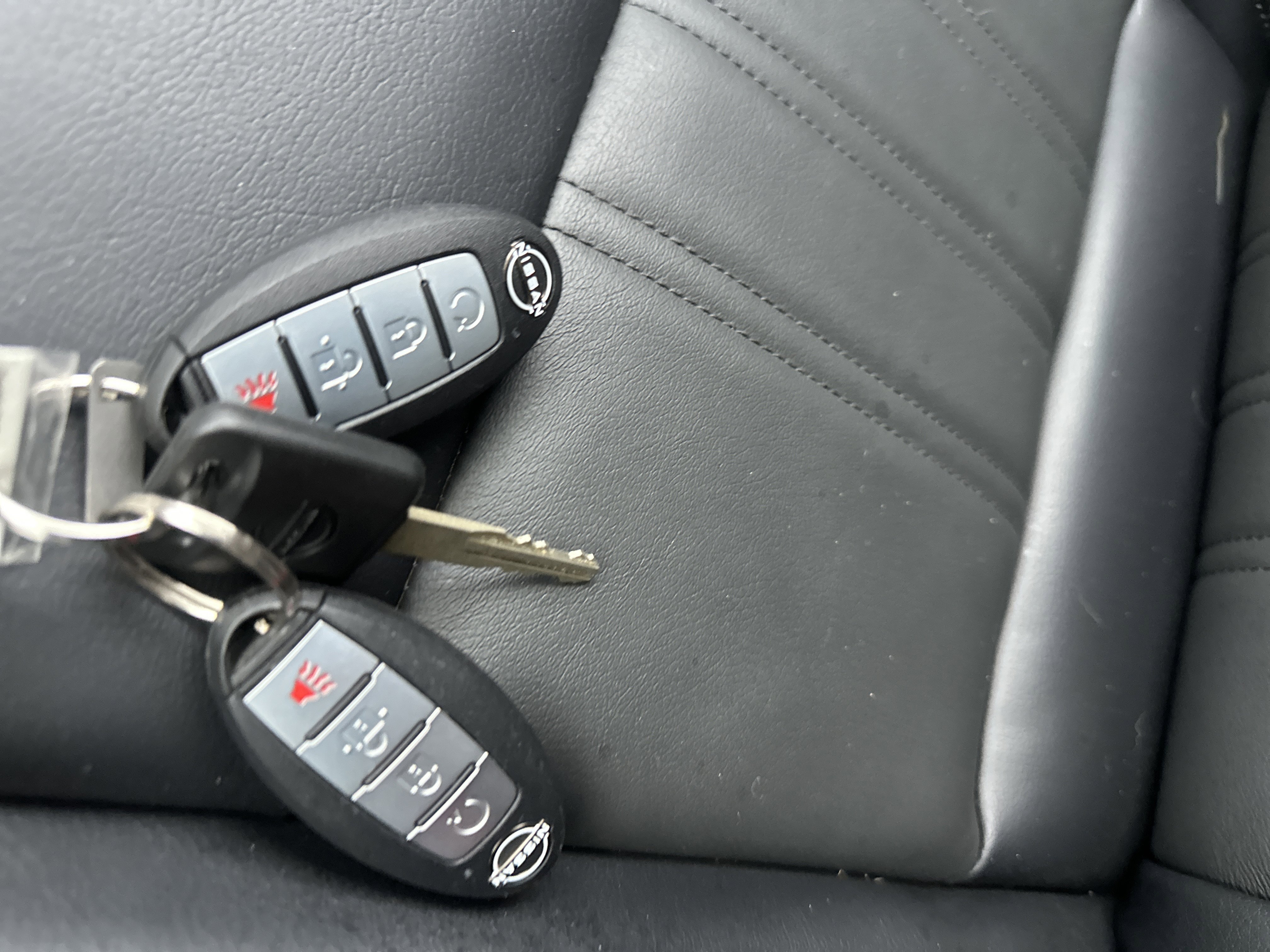 Used 2025 Nissan Frontier SL image 20