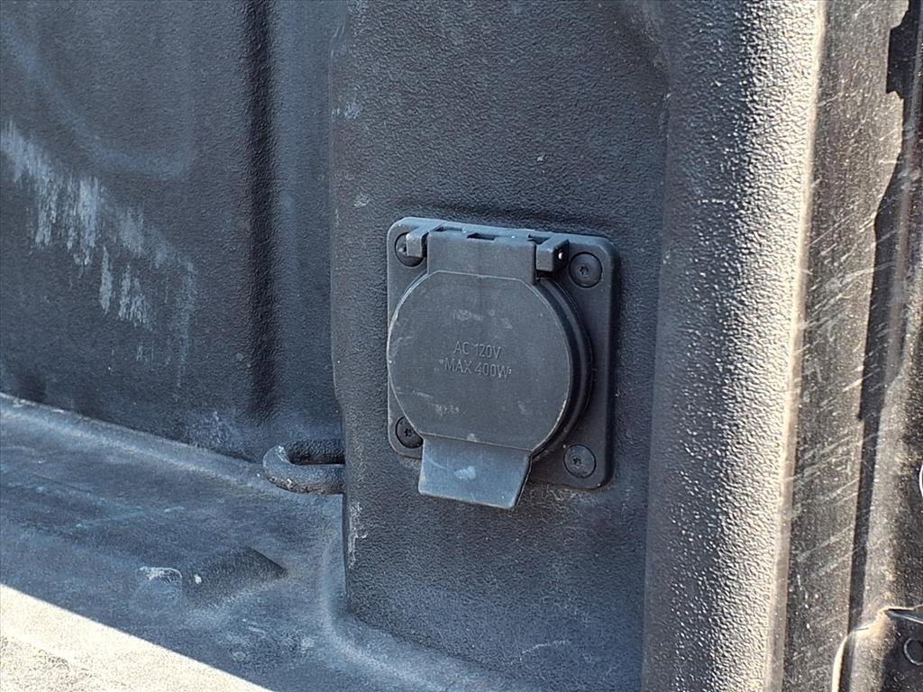 Used 2020 Chevrolet Silverado 3500 High Country w/ Snow Plow Prep/Camper Package image 21