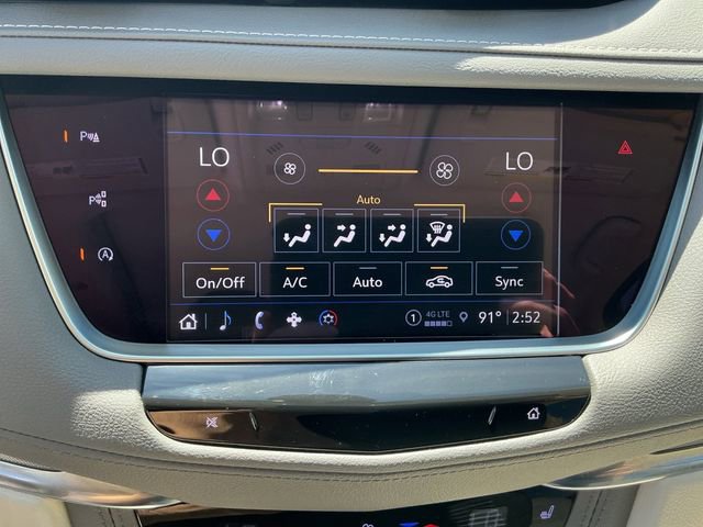 Certified 2022 Cadillac XT5 Premium Luxury w/ Technology Package AWD/4WD image 16