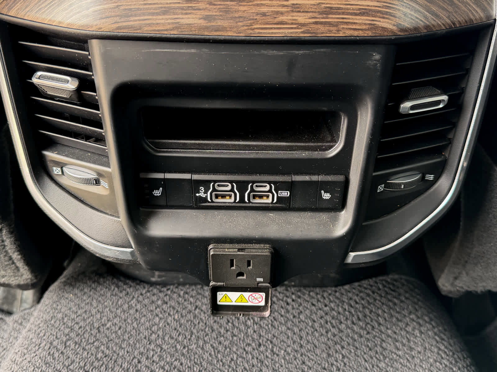 Used 2020 RAM 3500 Laramie image 9