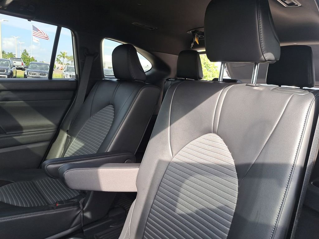 Used 2023 Toyota Highlander XSE image 14