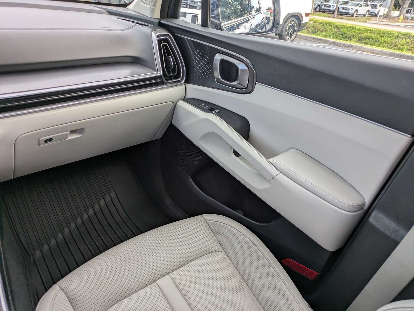 Used 2026 Kia Sorento S w/ S Panoramic Sunroof Package FWD image 14
