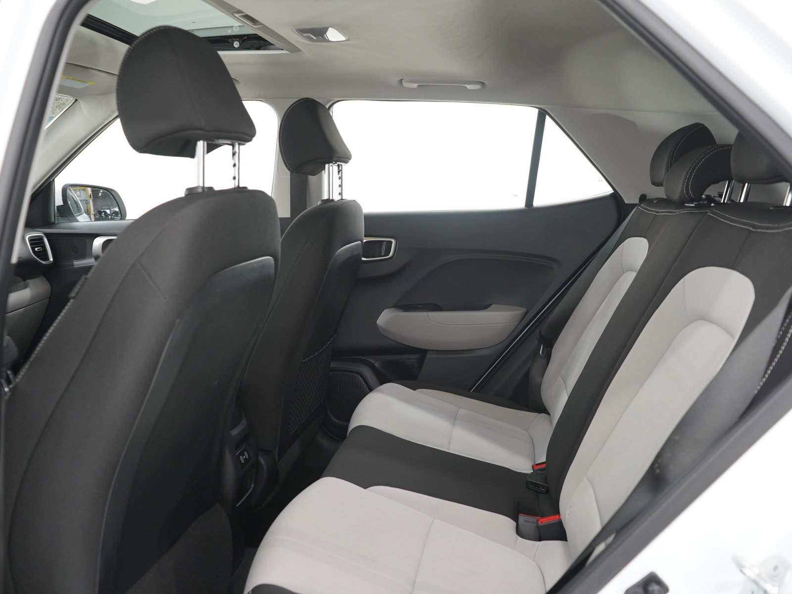 Used 2024 Hyundai Venue SEL FWD image 14