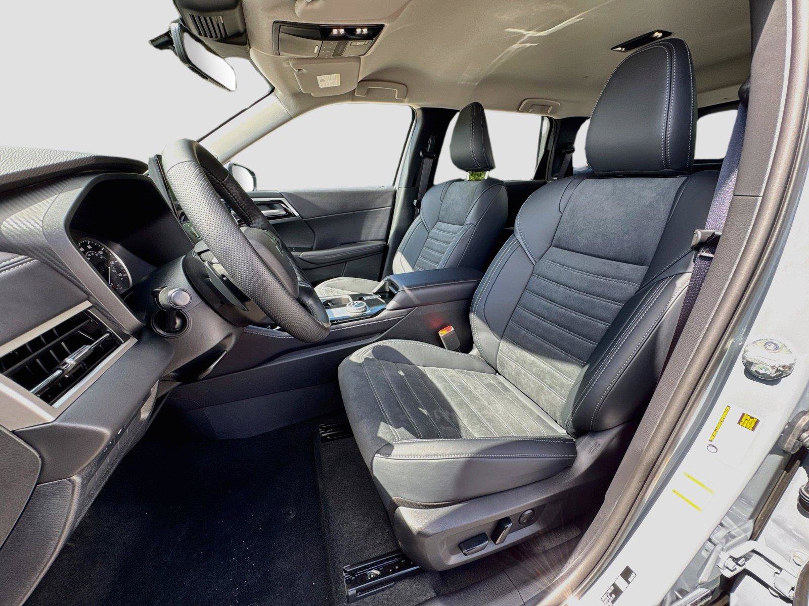 New 2026 Mitsubishi Outlander SE FWD image 9