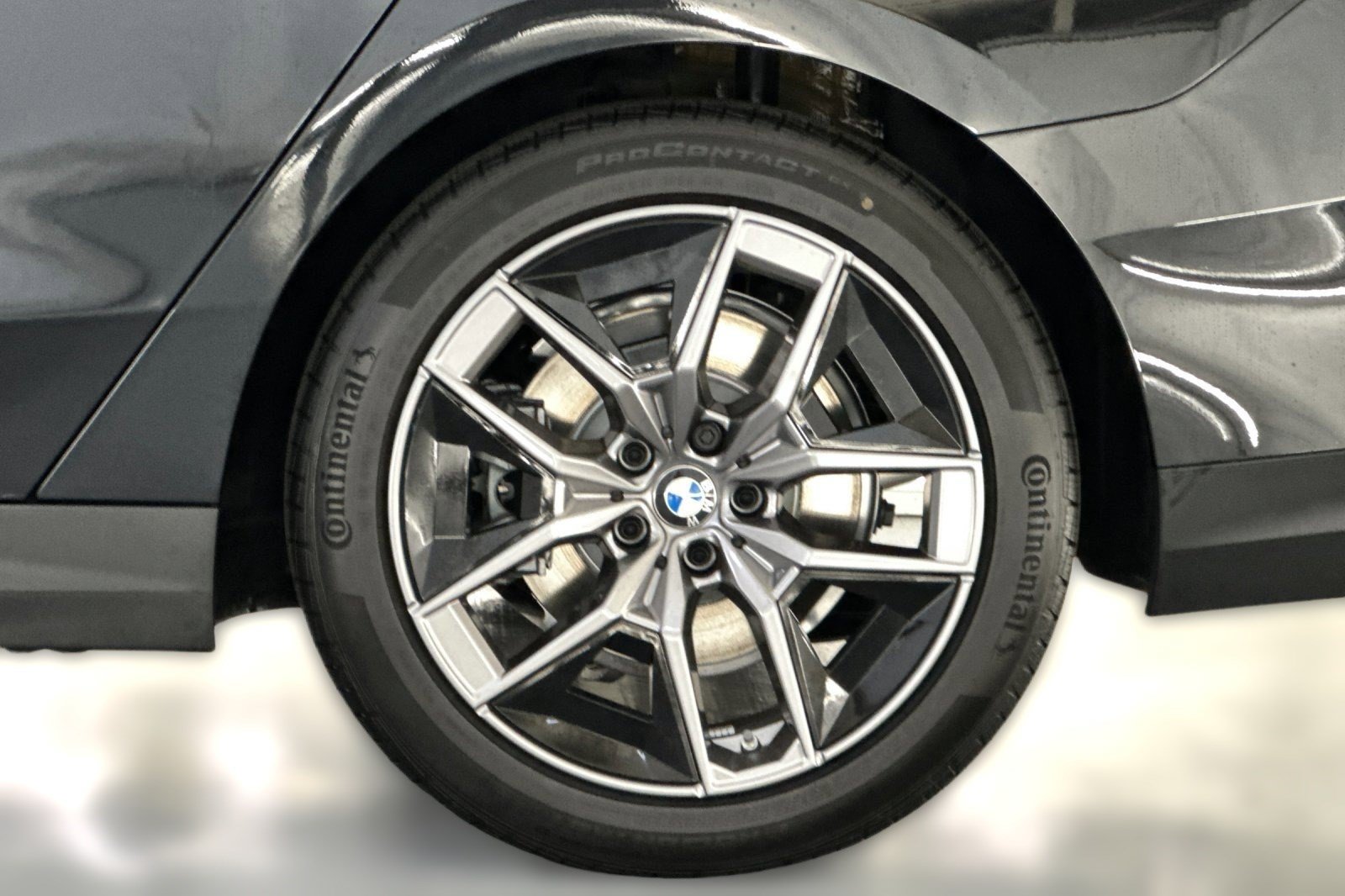 Used 2026 BMW 530i w/ Premium Package RWD image 11
