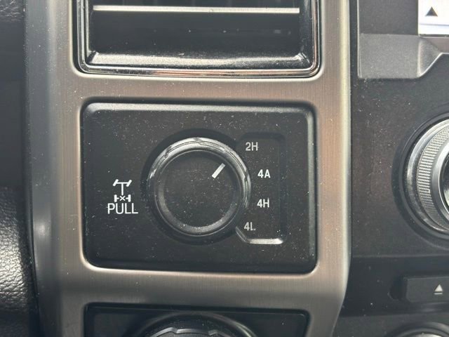 Used 2018 Ford F150 Platinum w/ Equipment Group 701A Luxury image 38