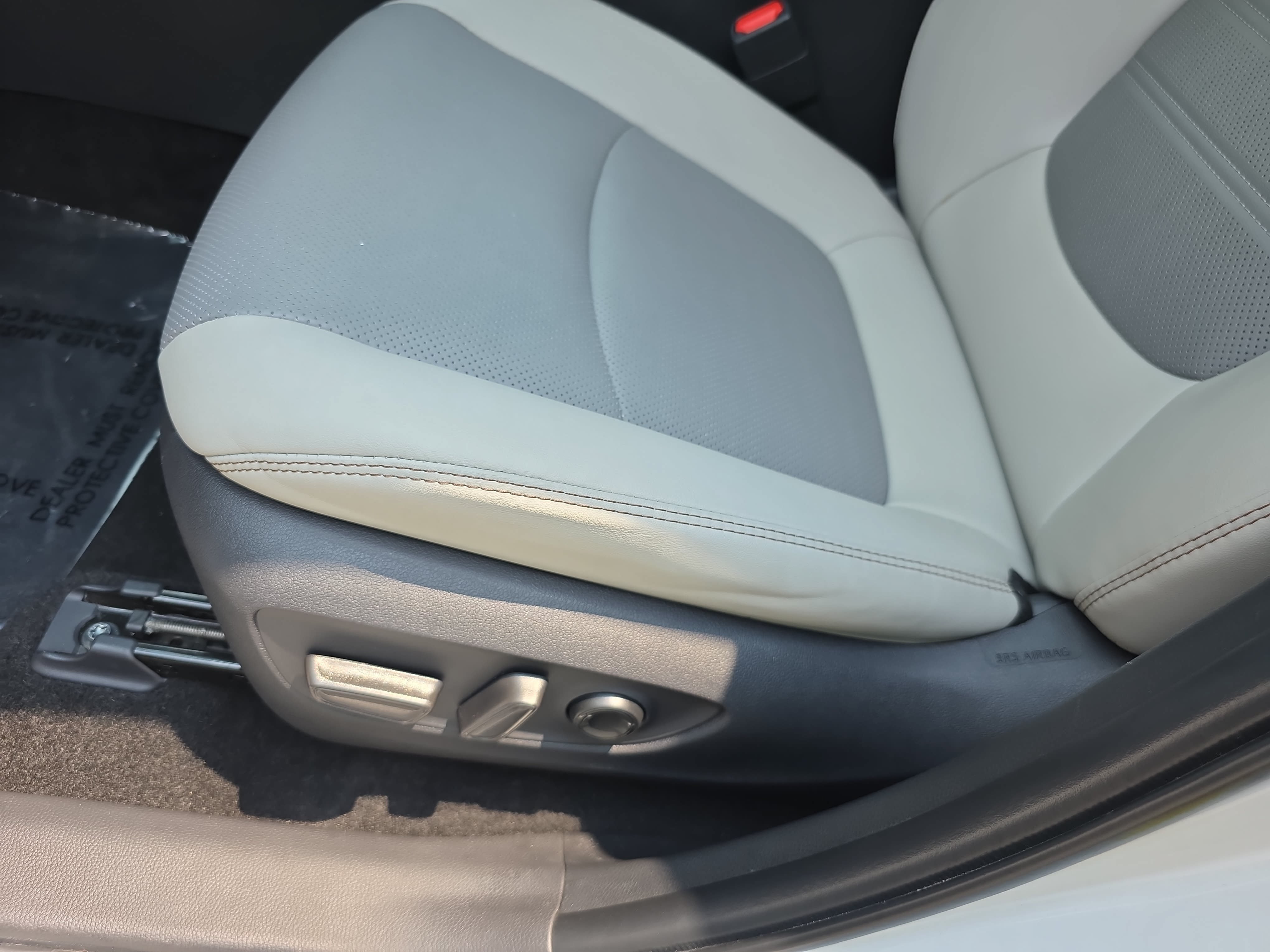 Used 2025 Toyota RAV4 Limited w/ Advanced Technology Package FWD image 29