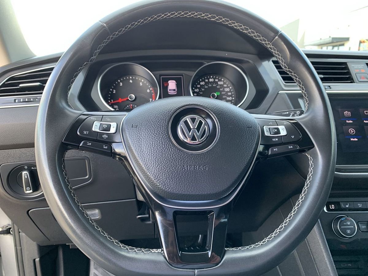Used 2021 Volkswagen Tiguan SE AWD/4WD image 17