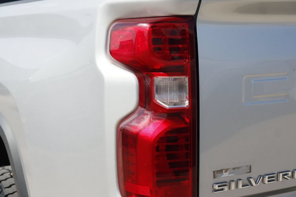 Used 2022 Chevrolet Silverado 2500 LT w/ Convenience Package AWD/4WD image 7