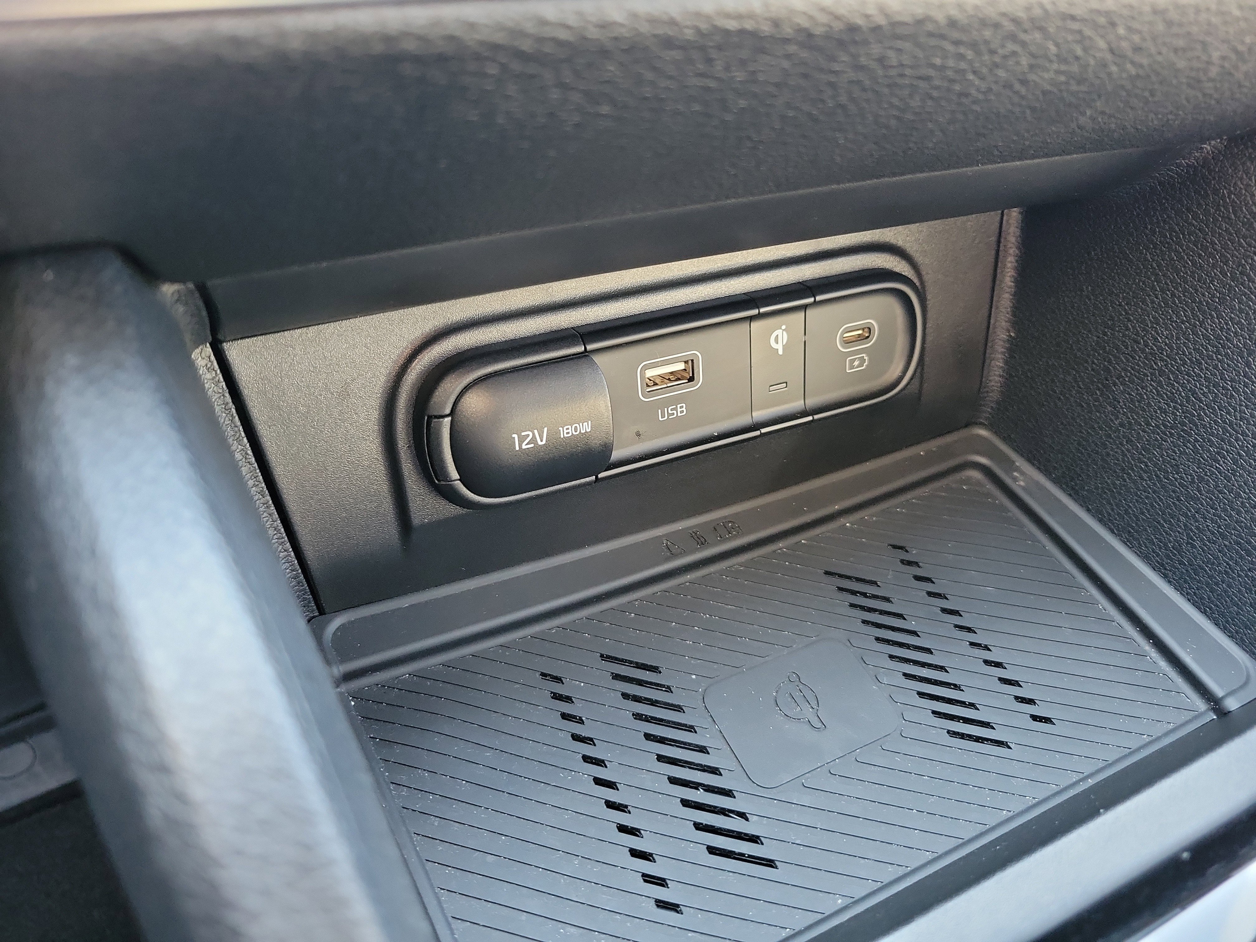 Certified 2025 Kia Sportage EX w/ Premium Package FWD image 37
