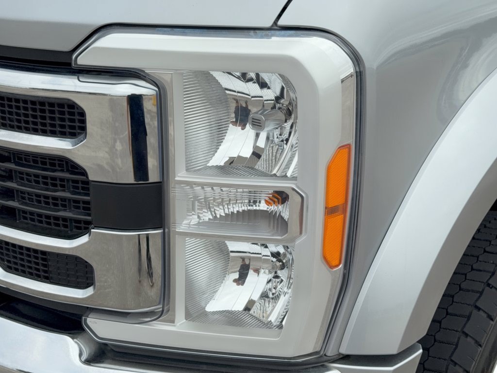 Used 2023 Ford F450 XLT AWD/4WD image 12