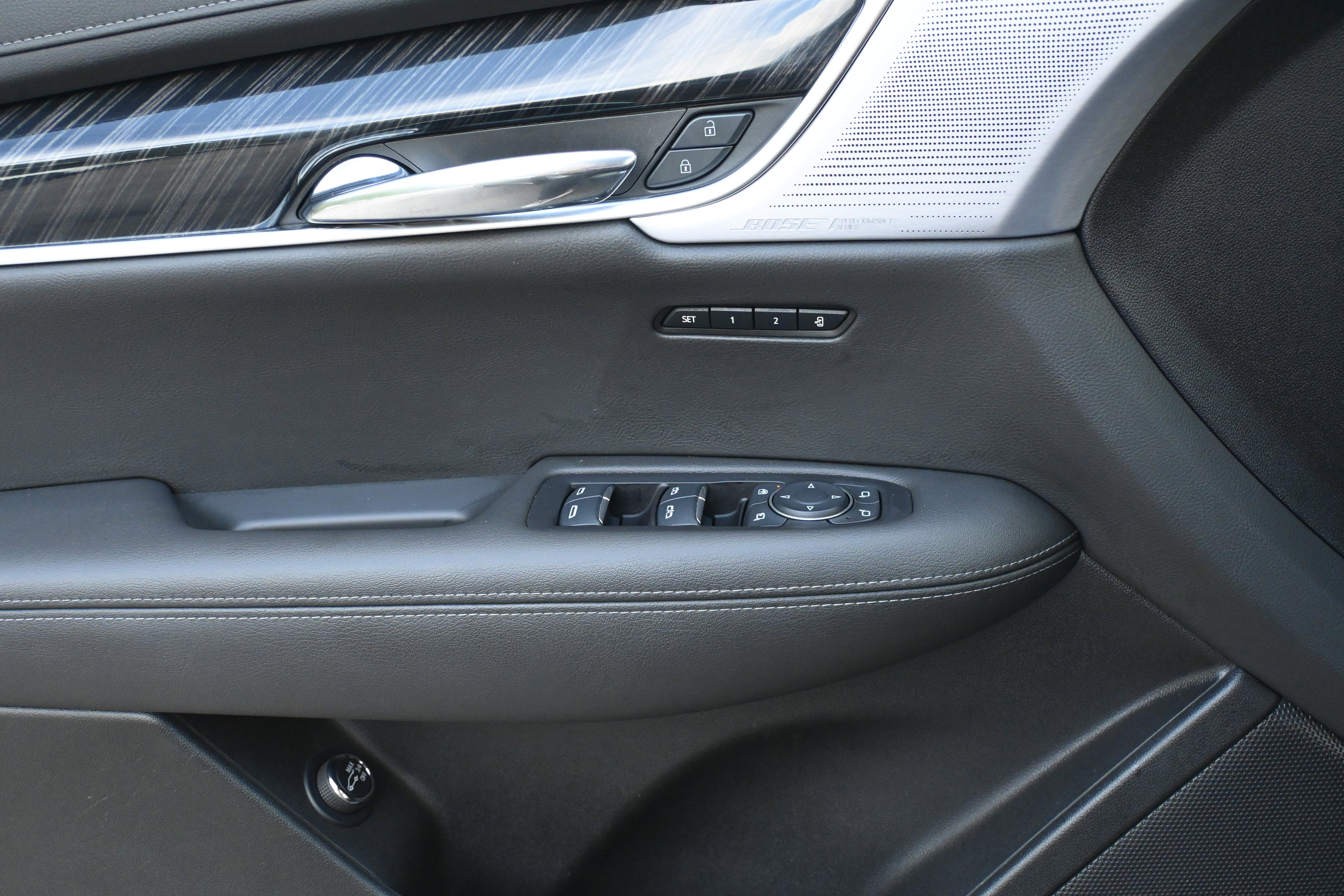 Used 2025 Cadillac XT6 Premium Luxury image 16