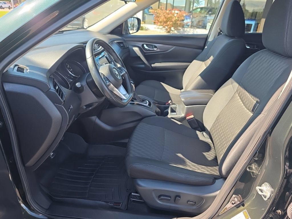 Used 2020 Nissan Rogue SV AWD/4WD image 19