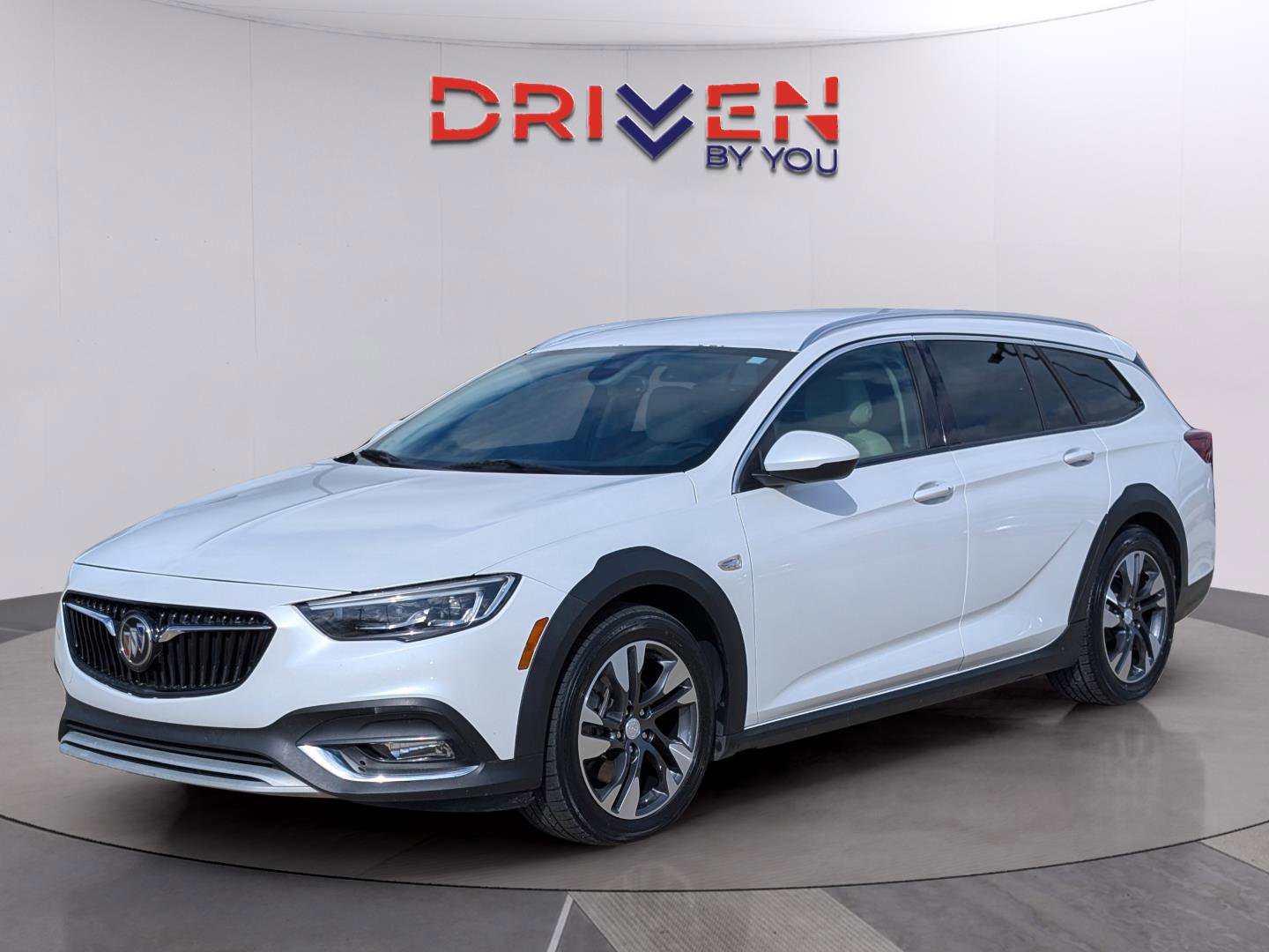 Used 2018 Buick Regal Essence w/ Driver Confidence Package #1