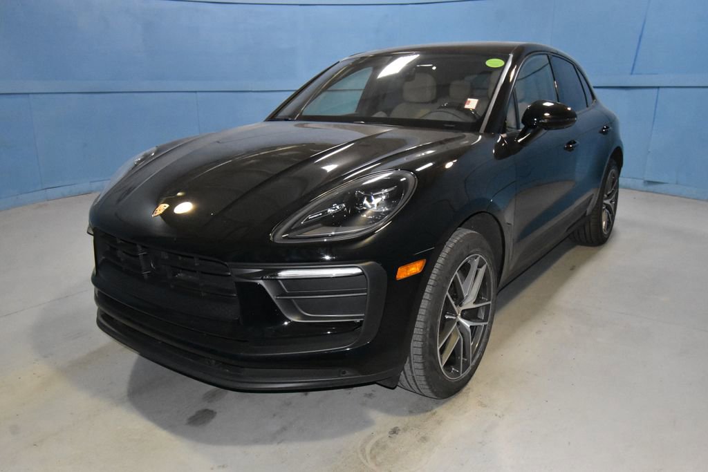 Used 2023 Porsche Macan Turbo image 1