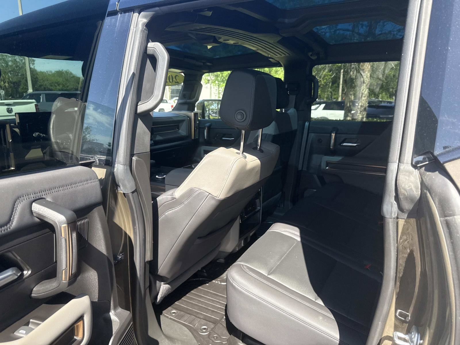 Used 2024 GMC Hummer EV 3X AWD/4WD image 15