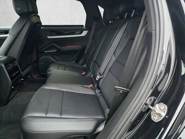 Used 2025 Porsche Cayenne E-Hybrid image 18