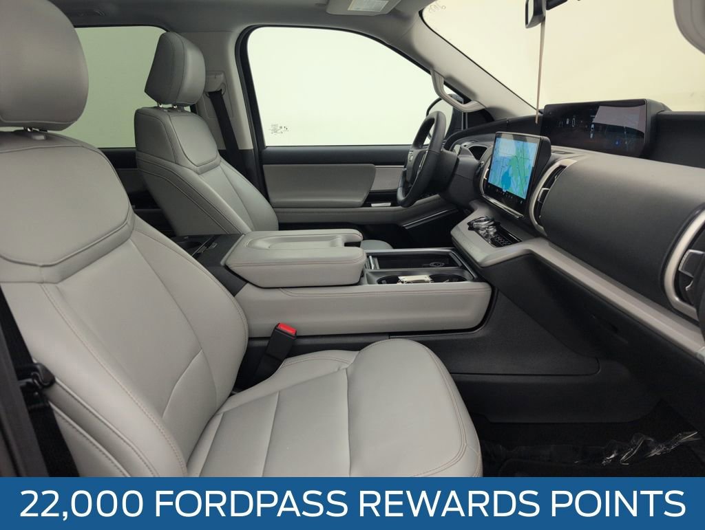 Certified 2025 Ford Expedition Active image 15