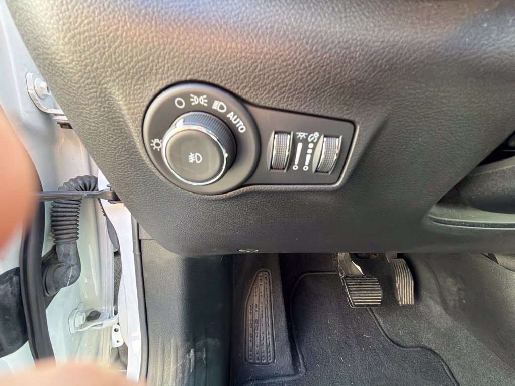Certified 2022 Jeep Compass Limited AWD/4WD image 17