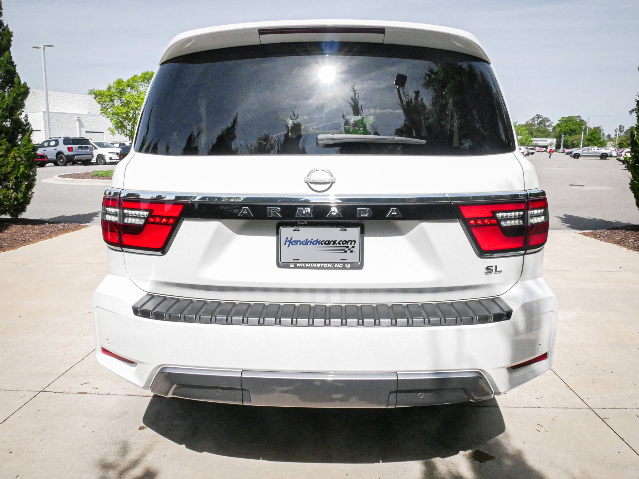 Used 2024 Nissan Armada SL w/ Captain's Chairs Package image 9