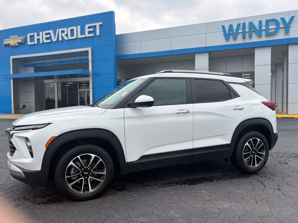 Used 2025 Chevrolet TrailBlazer LT FWD image 8