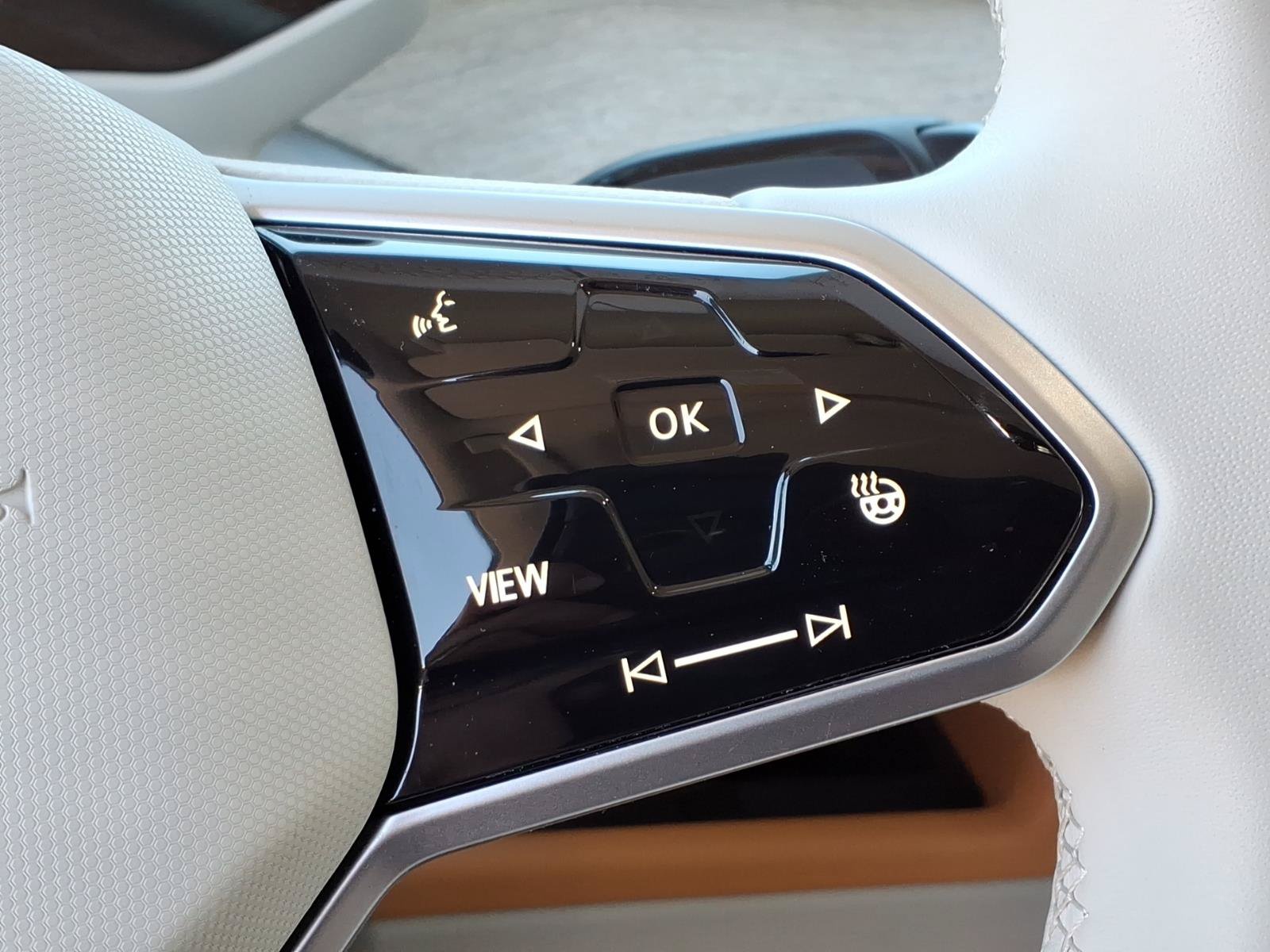 Certified 2025 Volkswagen ID. Buzz Pro S Plus RWD image 26