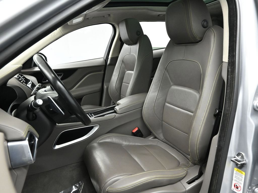 Used 2020 Jaguar F-PACE R-Sport image 13
