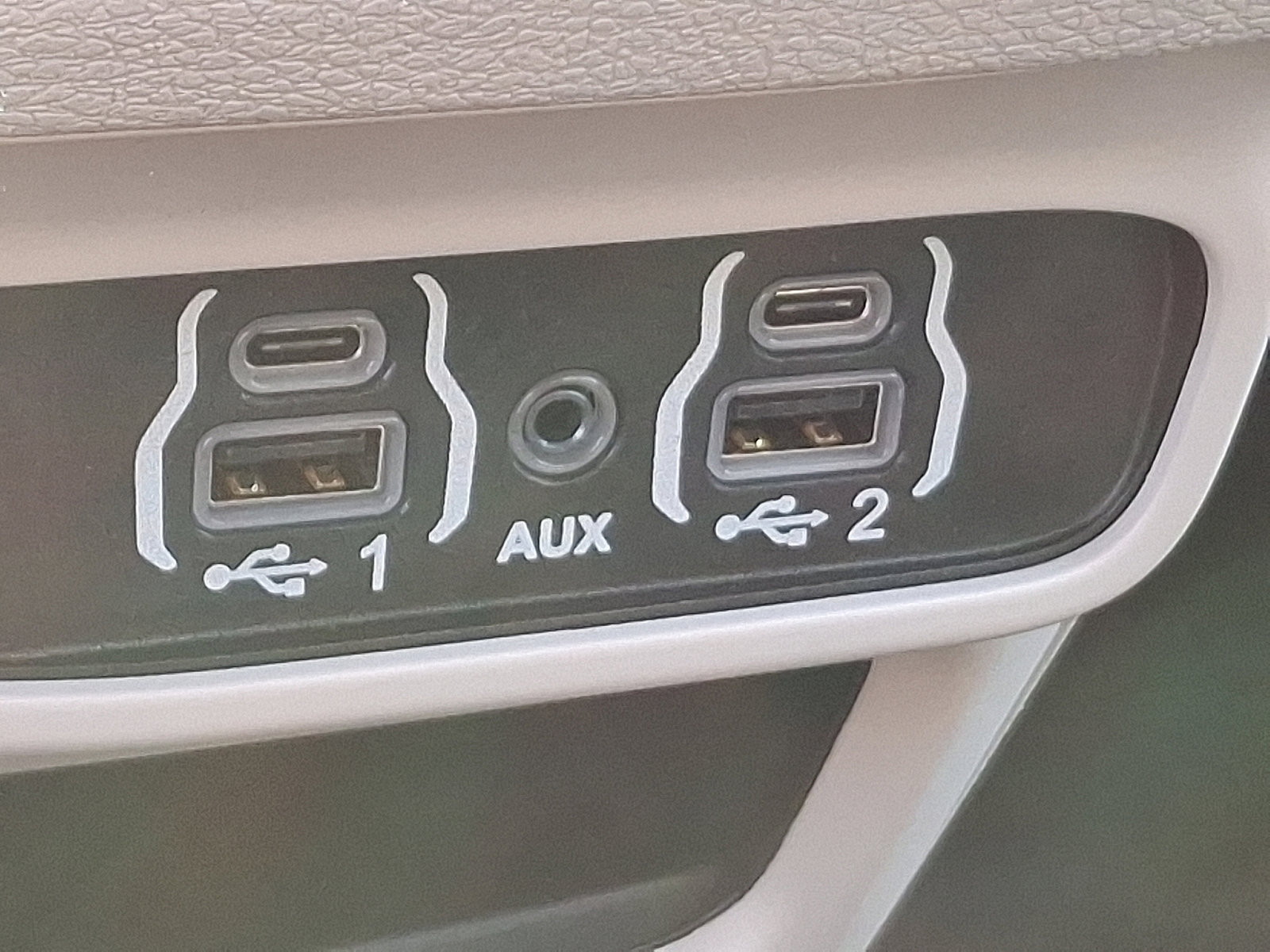 Used 2024 Chrysler Pacifica Touring-L FWD image 25
