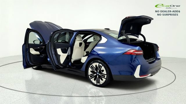 Used 2025 BMW i5 eDrive40i RWD image 16
