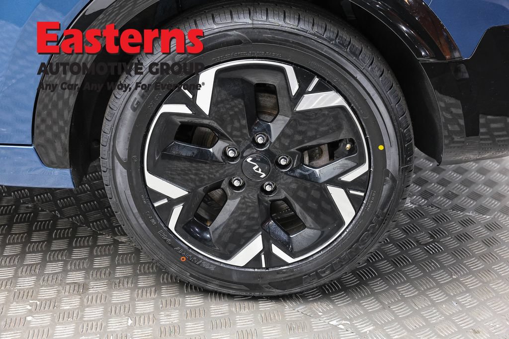 Used 2023 Kia Niro Wind w/ Wind Preserve Package FWD image 8