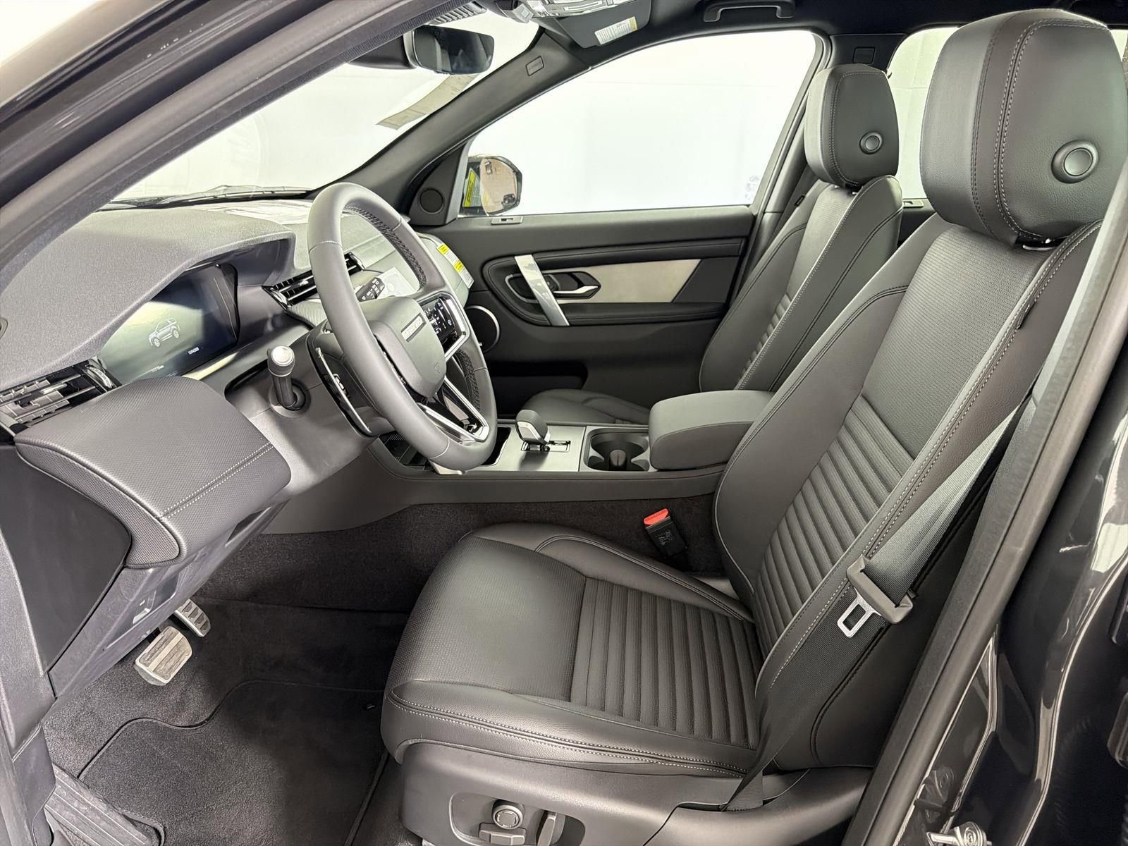 New 2026 Land Rover Discovery Sport Landmark image 23