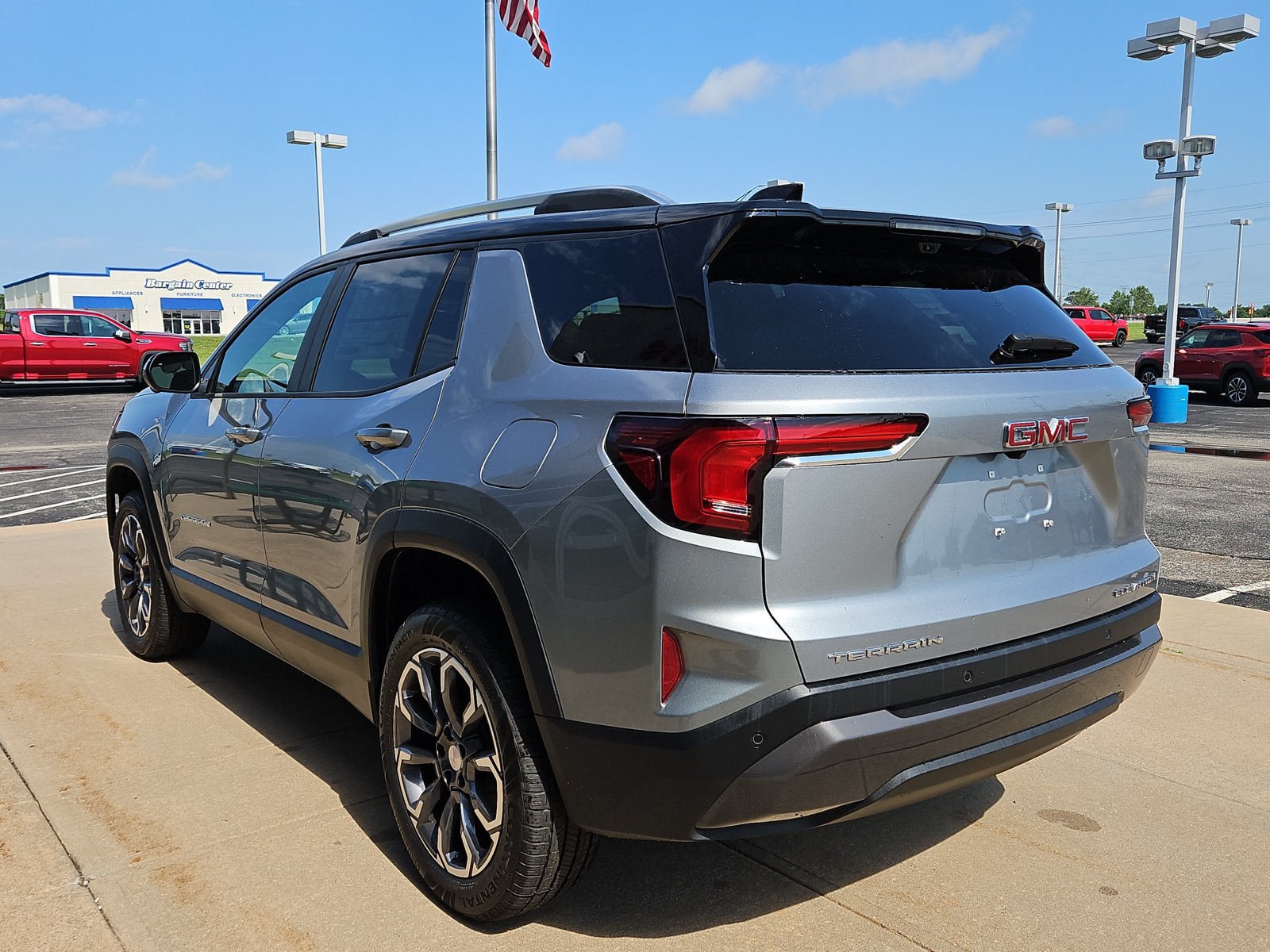 New 2027 GMC Terrain Elevation w/ Elevation Premium Package FWD image 3