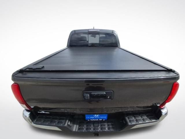 Used 2019 Toyota Tacoma TRD Off-Road image 9