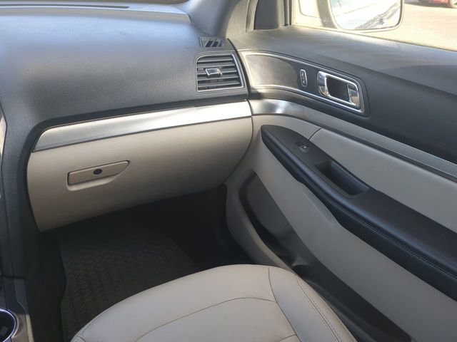 Used 2018 Ford Explorer XLT w/ Equipment Group 202A image 16