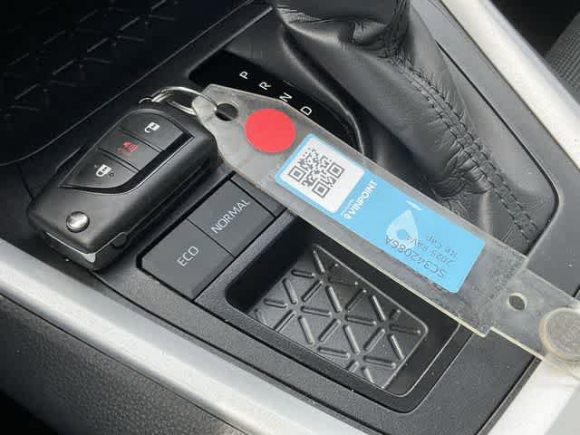 Certified 2025 Toyota RAV4 LE FWD image 28
