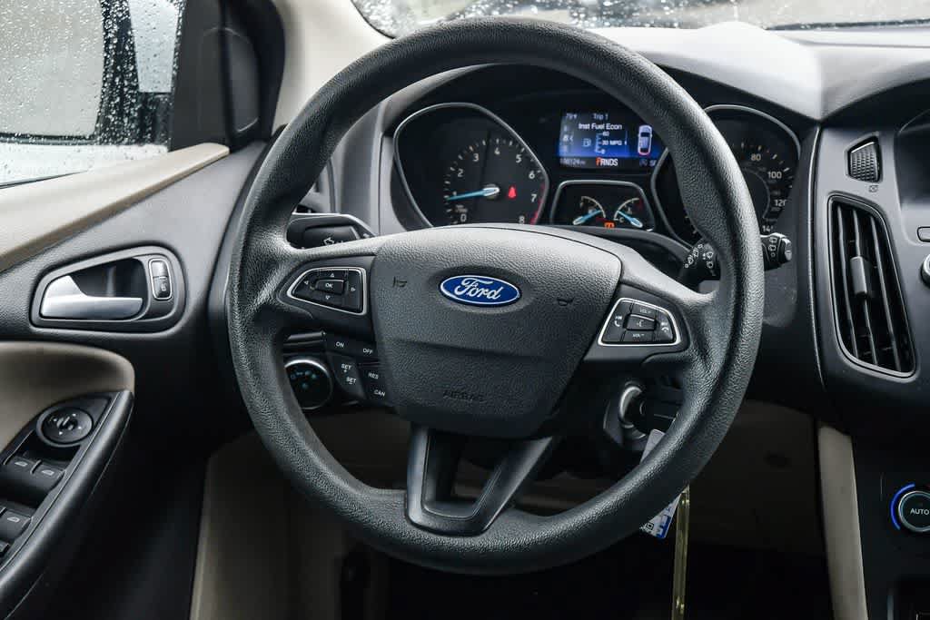 Used 2016 Ford Focus SE FWD image 12