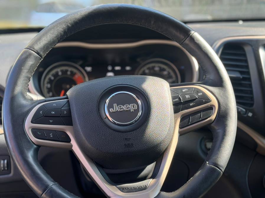 Used 2018 Jeep Cherokee Limited w/ High Altitude Package AWD/4WD image 20