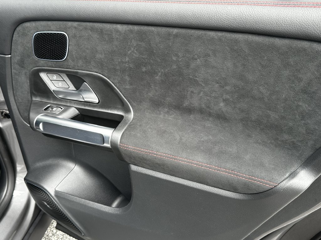 Certified 2025 Mercedes-Benz GLB 250 image 19