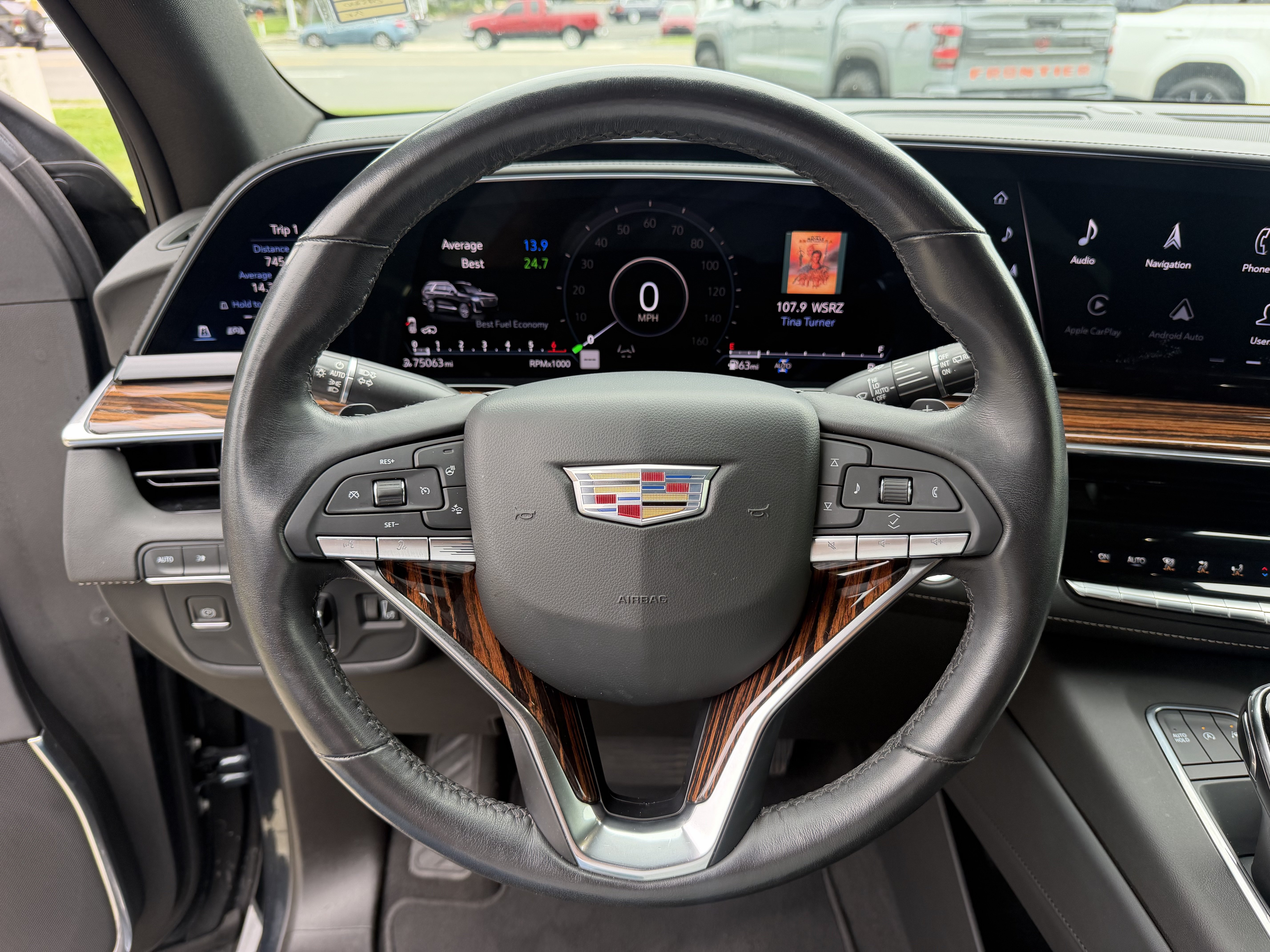 Used 2021 Cadillac Escalade Premium Luxury w/ Driver Assist Tech Package AWD/4WD image 27