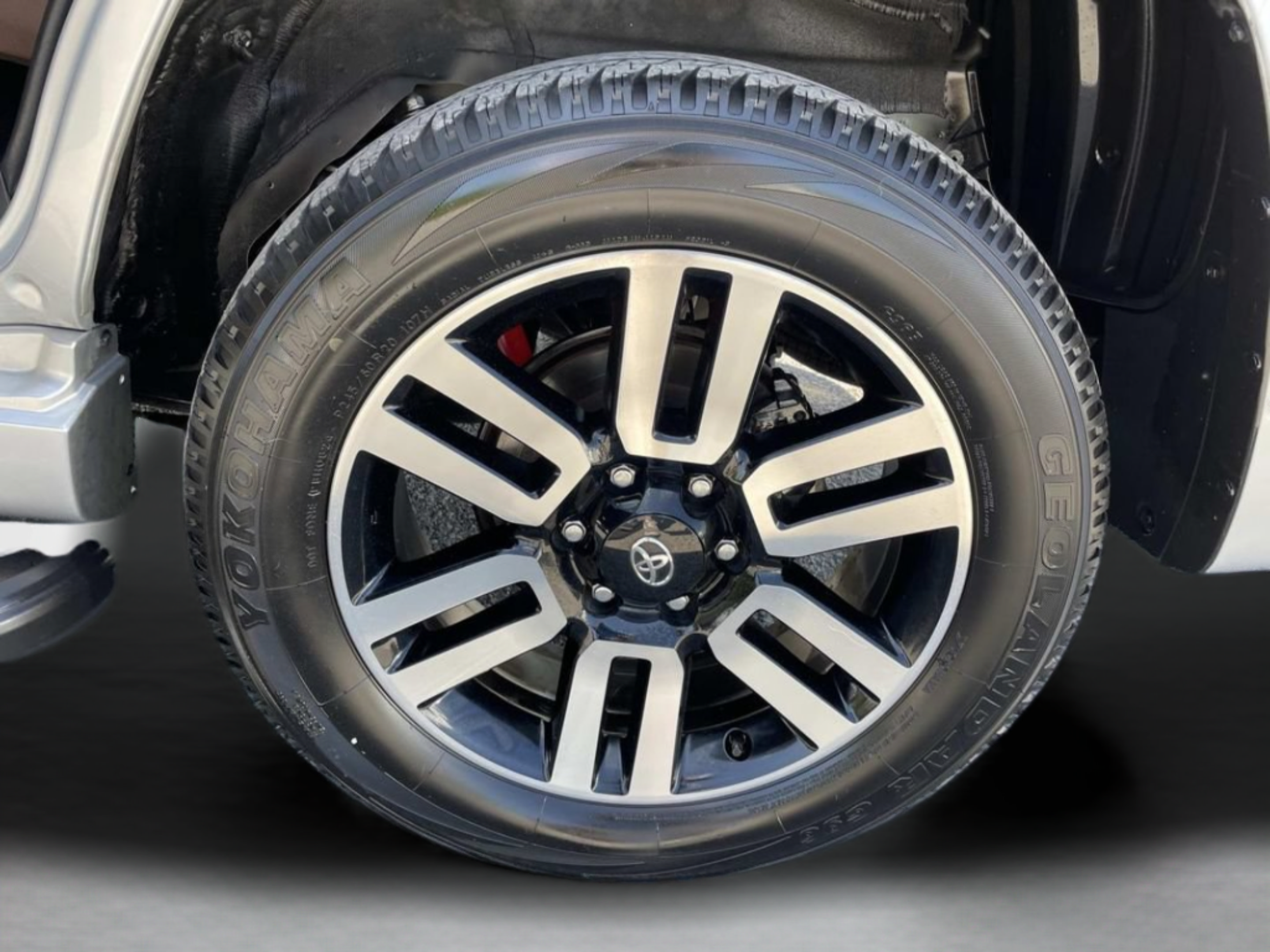 Used 2024 Toyota 4Runner Limited RWD image 32