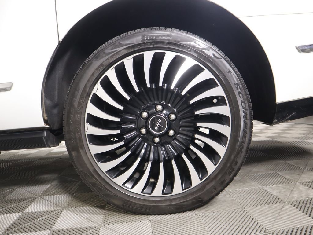 Used 2021 Lincoln Navigator L Black Label w/ Cargo Convenience Package image 32